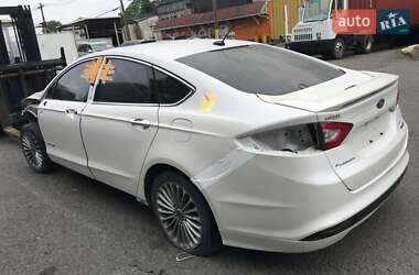 Седан Ford Fusion 2013 в 