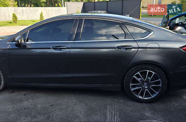Седан Ford Fusion 2017 в 
