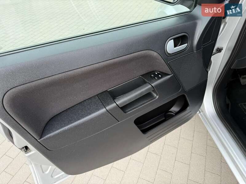 Хэтчбек Ford Fusion 2009 в Виннице