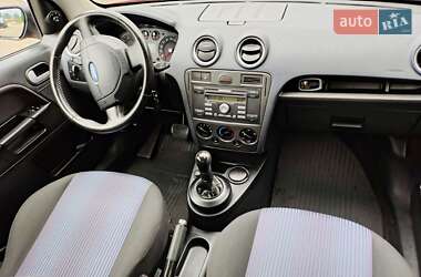 Хэтчбек Ford Fusion 2008 в 