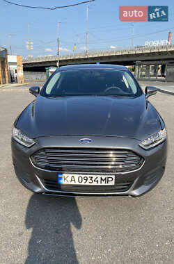 Седан Ford Fusion 2013 в 