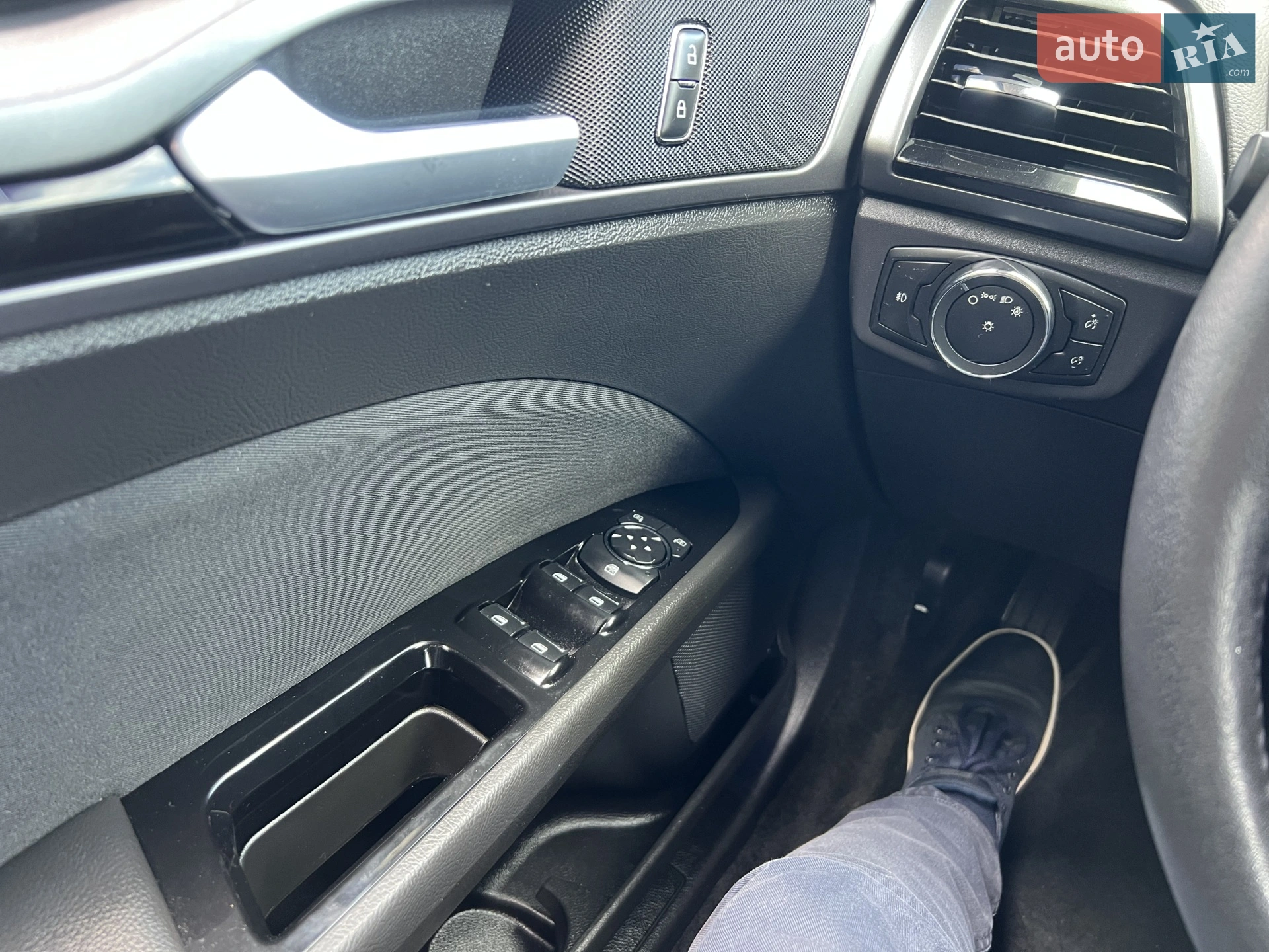 2015 Ford Fusion - мініатюра 26