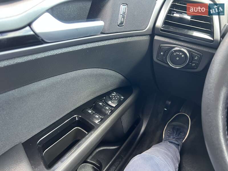Седан Ford Fusion 2015 в Одессе