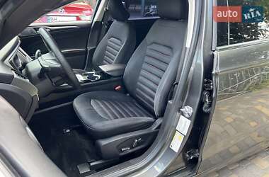 Седан Ford Fusion 2015 в 