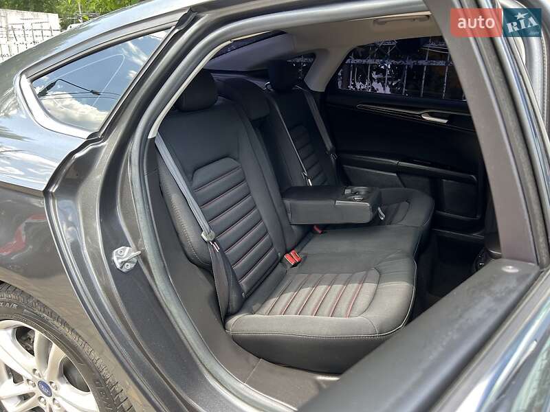 Седан Ford Fusion 2015 в Одессе