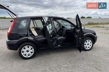 Хэтчбек Ford Fusion 2006 в 