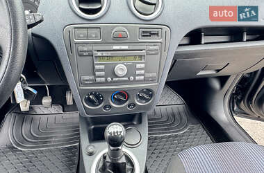 Хэтчбек Ford Fusion 2006 в 