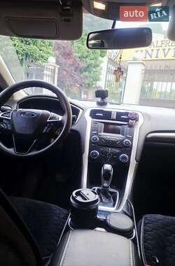 Седан Ford Fusion 2014 в 