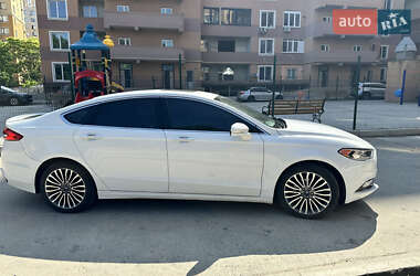 Седан Ford Fusion 2017 в 