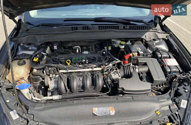 Седан Ford Fusion 2014 в 