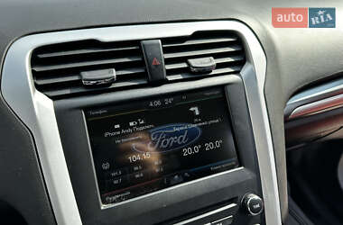 Седан Ford Fusion 2015 в 