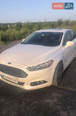 Седан Ford Fusion 2016 в 