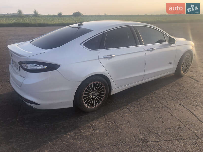 Седан Ford Fusion 2016 в Виннице