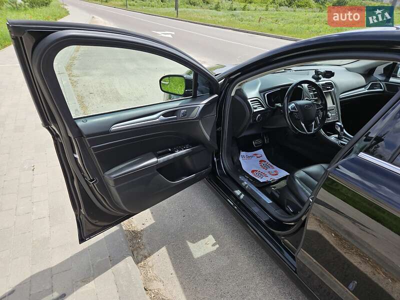 Седан Ford Fusion 2016 в Гоще