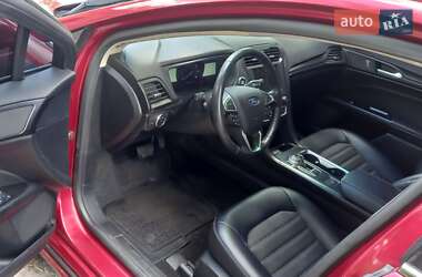 Седан Ford Fusion 2018 в 