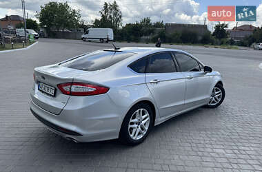 Седан Ford Fusion 2016 в 