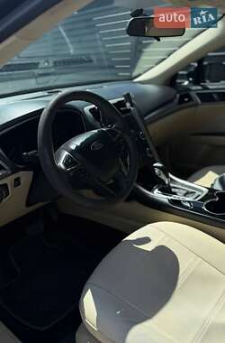 Седан Ford Fusion 2014 в 