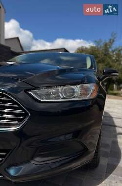 Седан Ford Fusion 2014 в 
