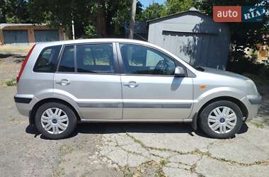 Хэтчбек Ford Fusion 2006 в 