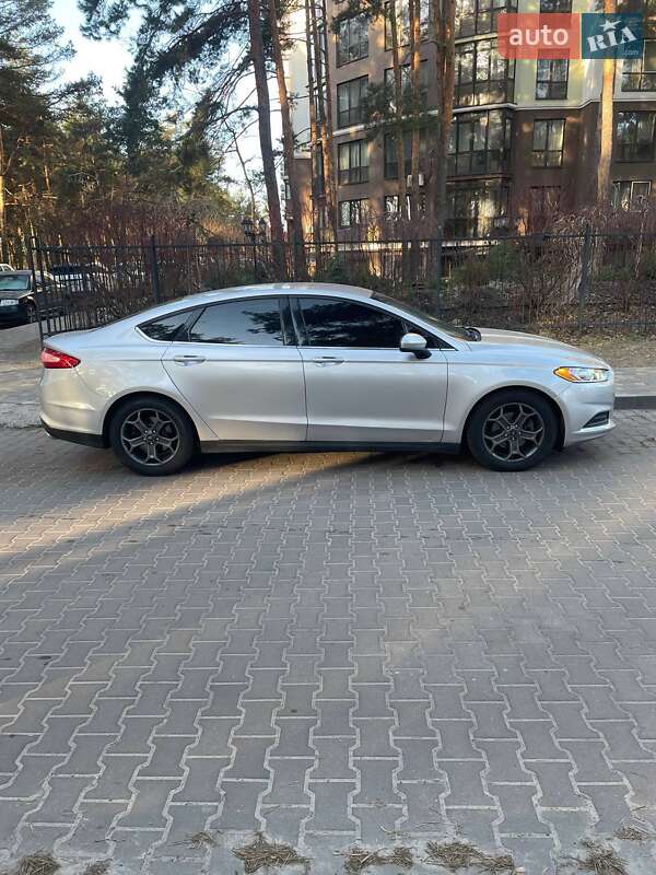 Седан Ford Fusion 2015 в Львові
