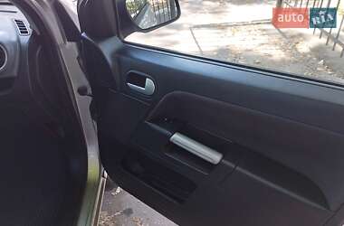 Хэтчбек Ford Fusion 2006 в 