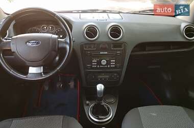 Хэтчбек Ford Fusion 2006 в 