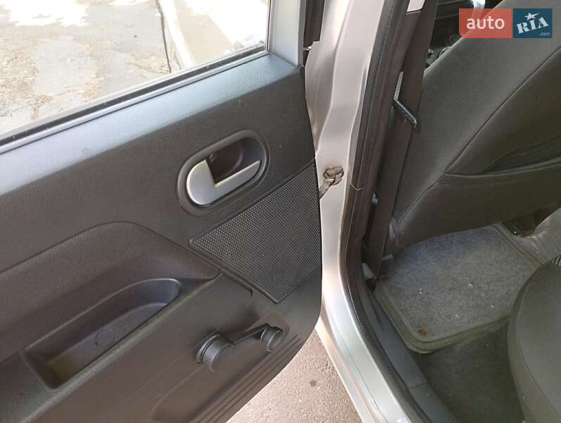 Хэтчбек Ford Fusion 2006 в Черноморске фото 39 Хэтчбек Ford Fusion 2006 в Черноморске