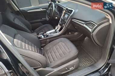 Седан Ford Fusion 2015 в 