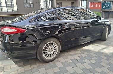 Седан Ford Fusion 2015 в 
