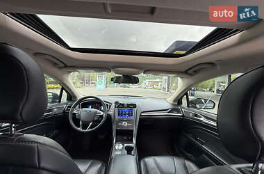 Седан Ford Fusion 2019 в 