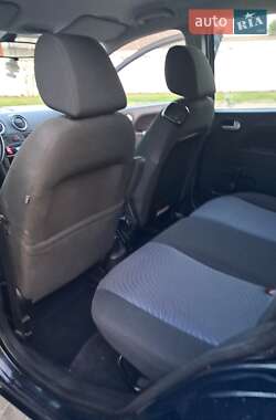 Хэтчбек Ford Fusion 2006 в 