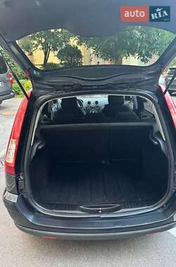 Хэтчбек Ford Fusion 2006 в 