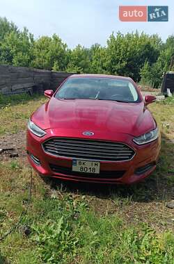 Седан Ford Fusion 2015 в 