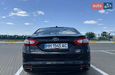 Седан Ford Fusion 2013 в 