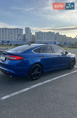 Седан Ford Fusion 2016 в 
