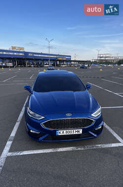 Седан Ford Fusion 2016 в 