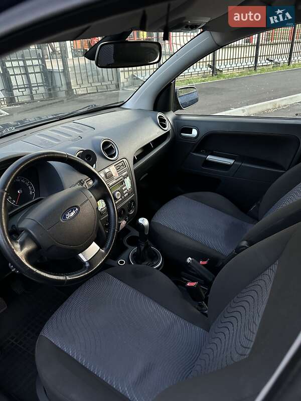 Хэтчбек Ford Fusion 2006 в Киеве
