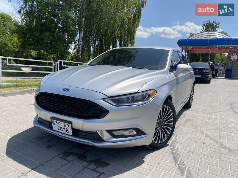 Седан Ford Fusion 2016 в 