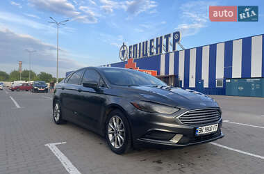 Седан Ford Fusion 2016 в Дубні