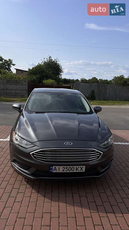Седан Ford Fusion 2017 в 
