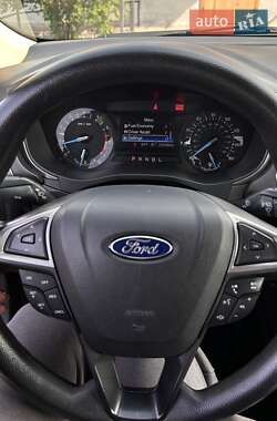 Седан Ford Fusion 2017 в 