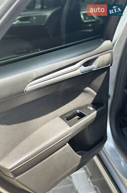 Седан Ford Fusion 2014 в 