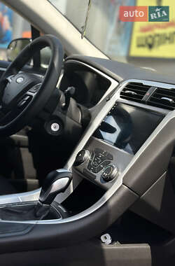 Седан Ford Fusion 2014 в 