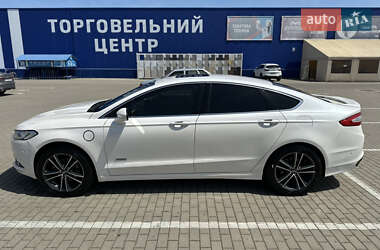 Седан Ford Fusion 2013 в 