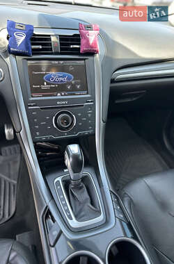 Седан Ford Fusion 2013 в 