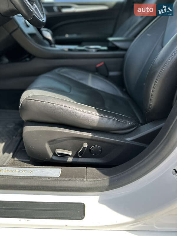 Седан Ford Fusion 2013 в Хусте