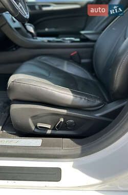 Седан Ford Fusion 2013 в 