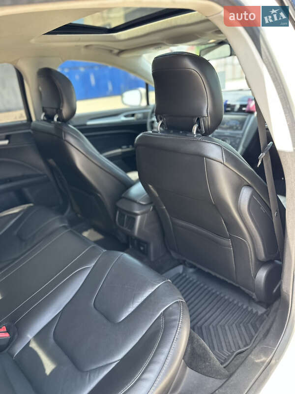 Седан Ford Fusion 2013 в Хусте
