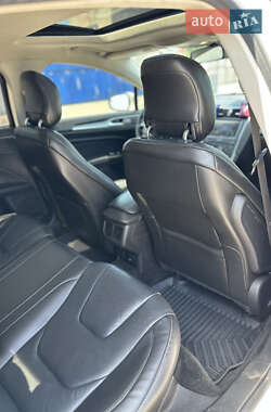 Седан Ford Fusion 2013 в 