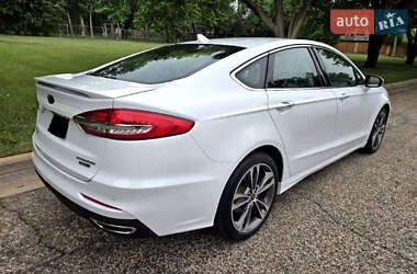 Седан Ford Fusion 2019 в 